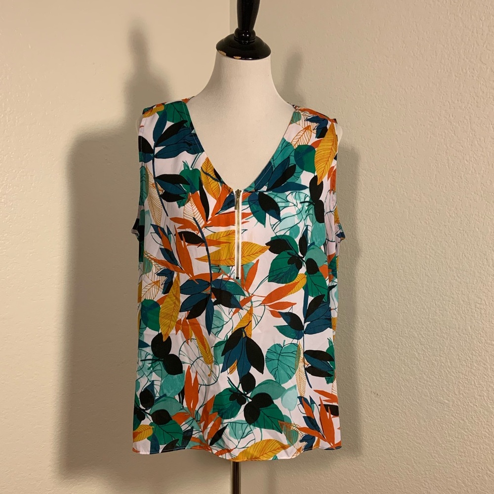EUC Worthington Sleeveless Colored Leaves Top